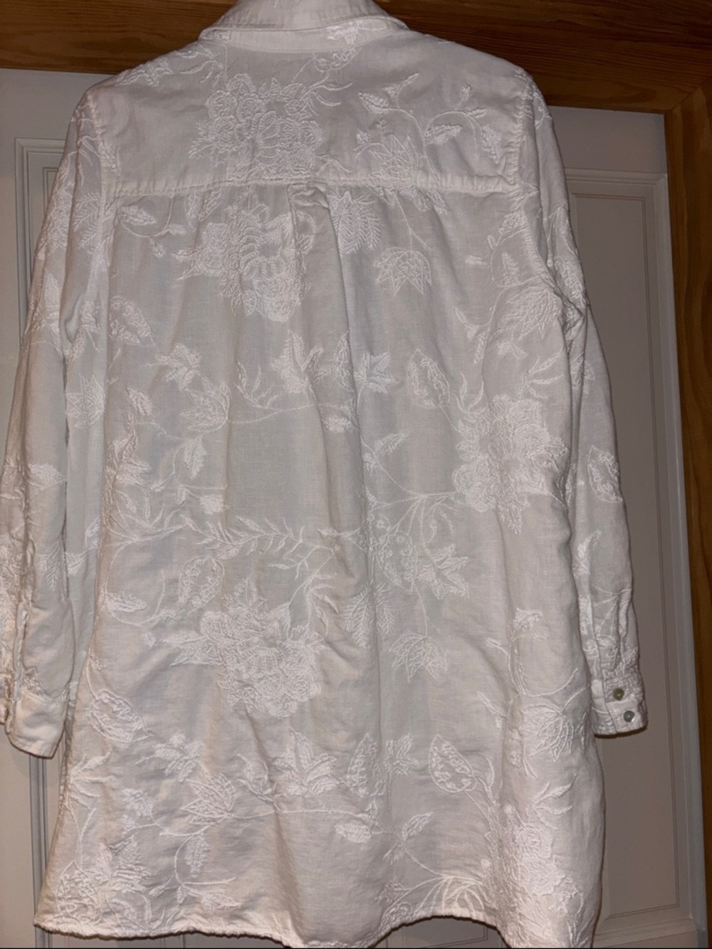 Cynthia Rowley White Embroidered Linen Button-Front Tunic - Picture 6 of 7